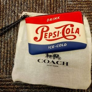 COACH  PEPSI  WRISTLET